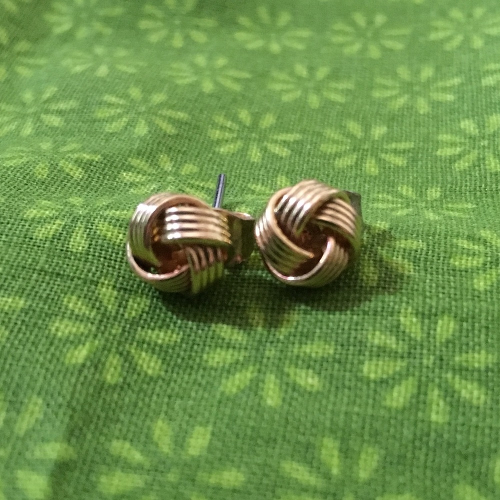 Ball knot earrings